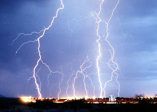 photo of lightning striking